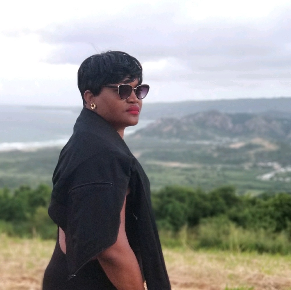 Meet your Posher, FefeJAgirl